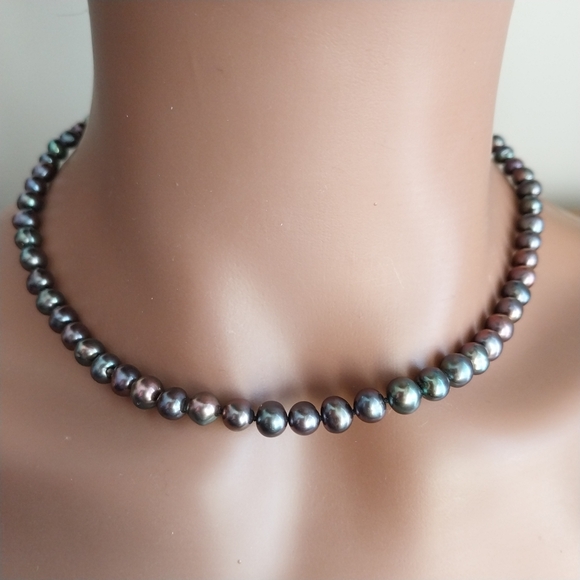 Vintage Jewelry - Vintage Black Pearl Necklace With Gold 585 (14K) Lock